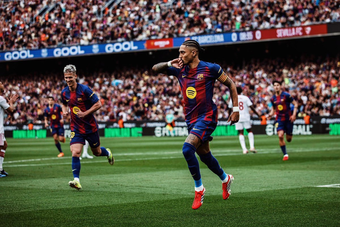 乐鱼官方网站最新版本下载-五大联赛争冠格局明朗，阿森纳拜仁国米巴萨巴黎领先|巴塞罗那|国际米兰|德甲|英超|意甲_新浪体育_新浪新闻