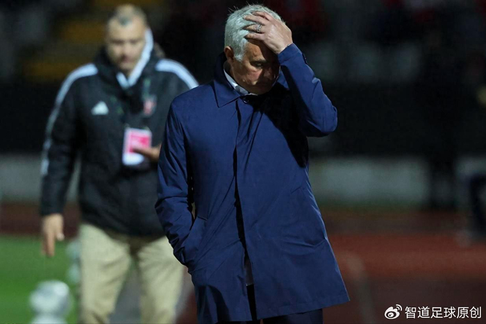 乐鱼官方网站赛事分析-穆里尼奥又抓内鬼+语出惊人 本菲卡若解约 球迷希望阿莫林执教|何塞·穆里尼奥|葡超|本菲卡足球俱乐部|欧冠冠军|球队_新浪体育_新浪新闻